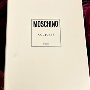 Moschino size 36 or 6 in US